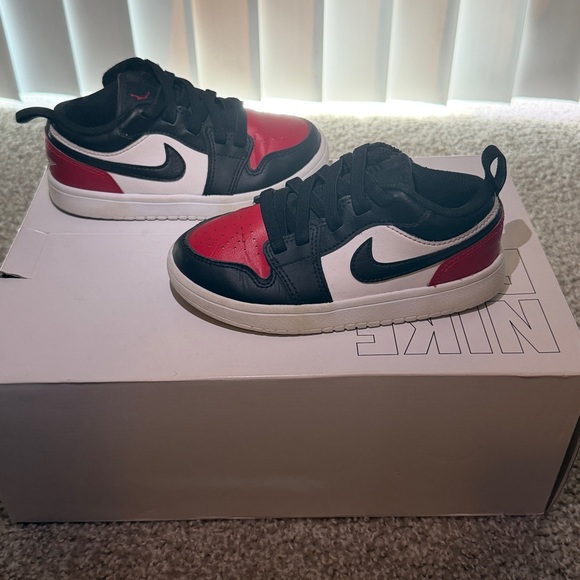 Kids Air Jordan 1 Chicago EasyOn - Picture 2 of 9